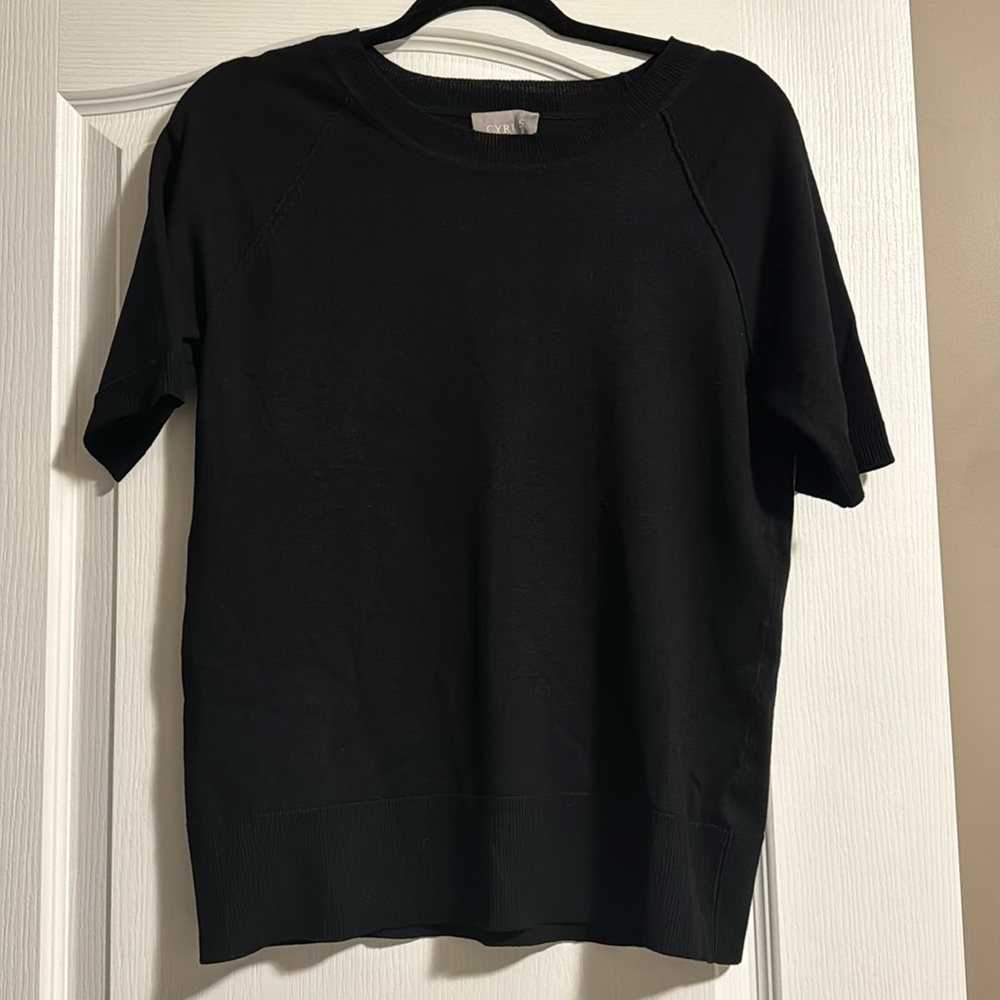 NWT Cyrus Black Short Sleeve Top, Size S